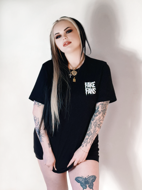 FAKE FANS Unisex t-shirt